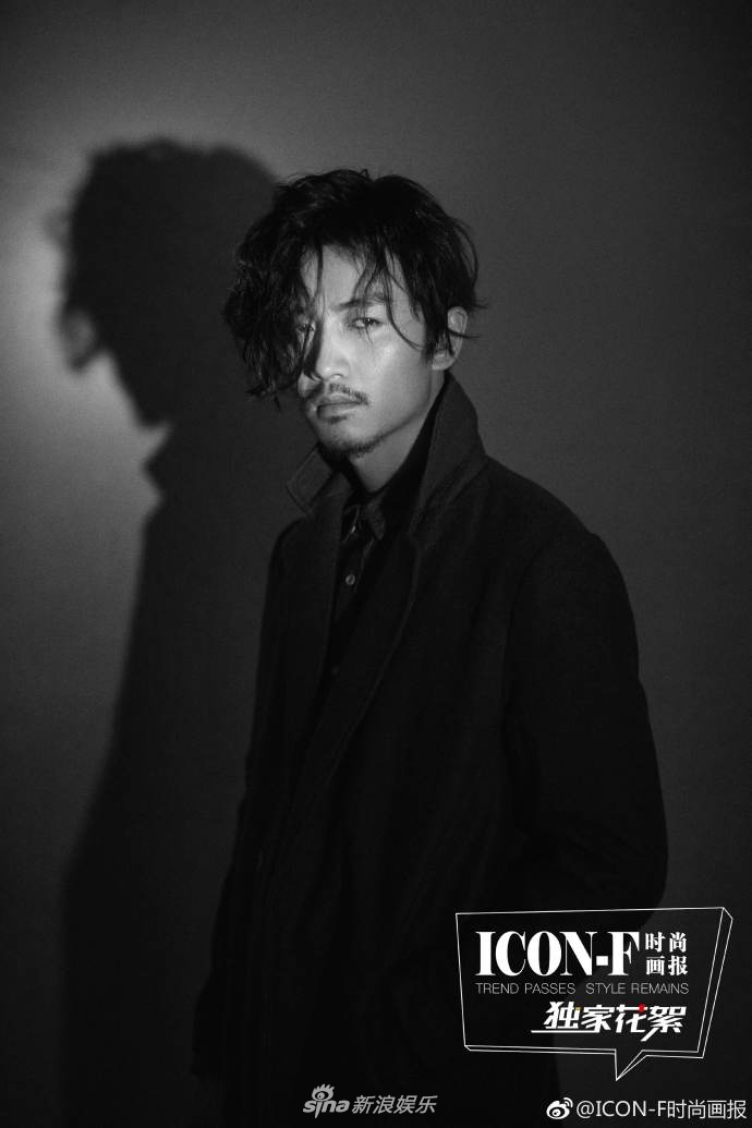 陈晓蓄胡须变型男荷尔蒙爆棚 雅痞不羁深沉内敛