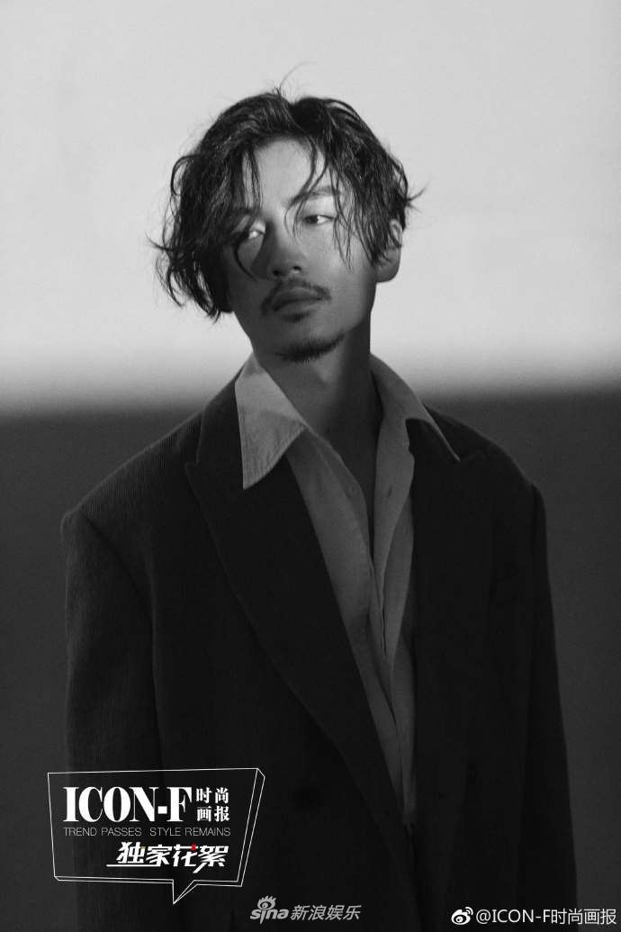 陈晓蓄胡须变型男荷尔蒙爆棚 雅痞不羁深沉内敛