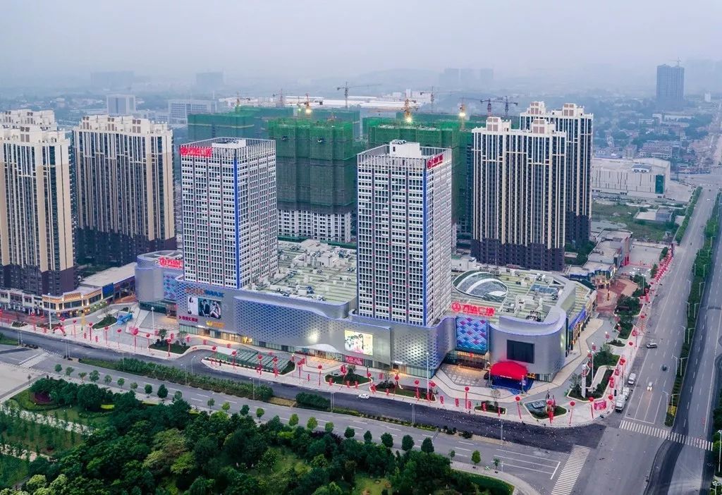 新区象山大道与体育场路交汇处(生态运动公园北侧) 我叫荆门万达广场