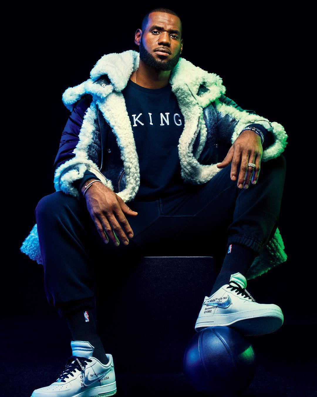 詹姆斯还是nba顶级穿搭巨星连纽约时装周都给他颁奖