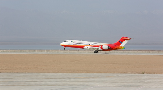 我国自主研发arj21700飞机圆满完成青海省高原试飞