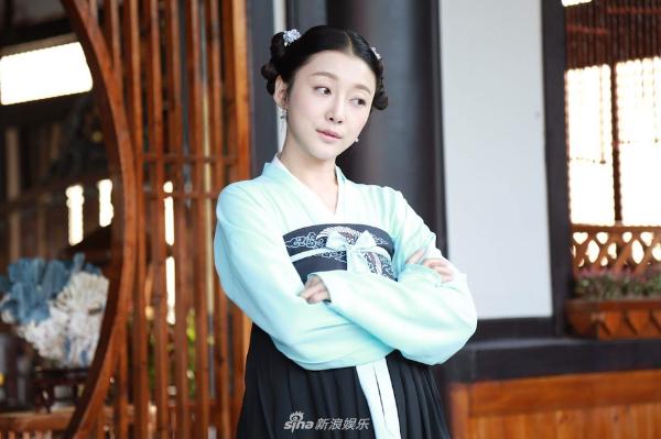 组图:《那片星空那片海2》孙佳奇化身俏皮丫鬟获赞