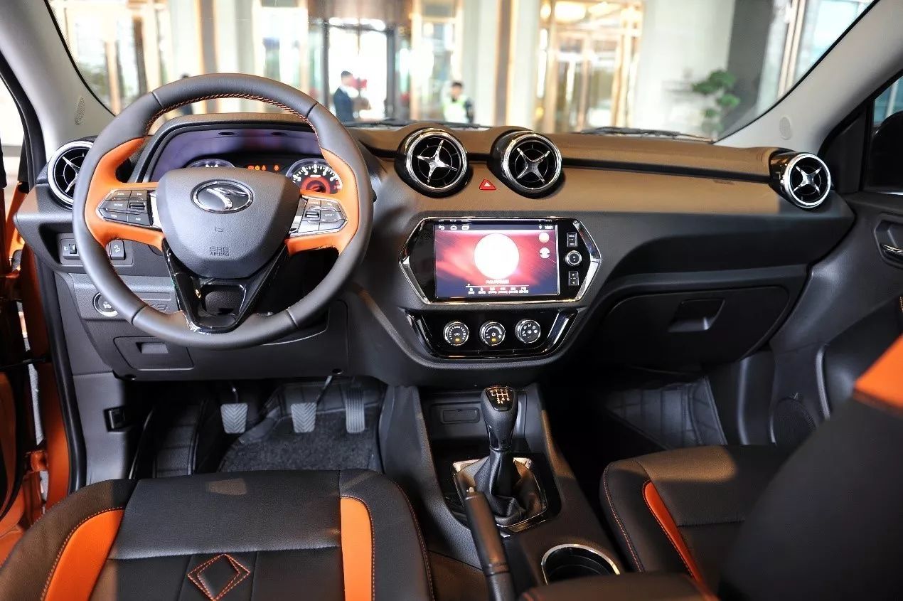 go纯血敢路放新款dx3亮相英雄城东南汽车2018款dx3青春上市