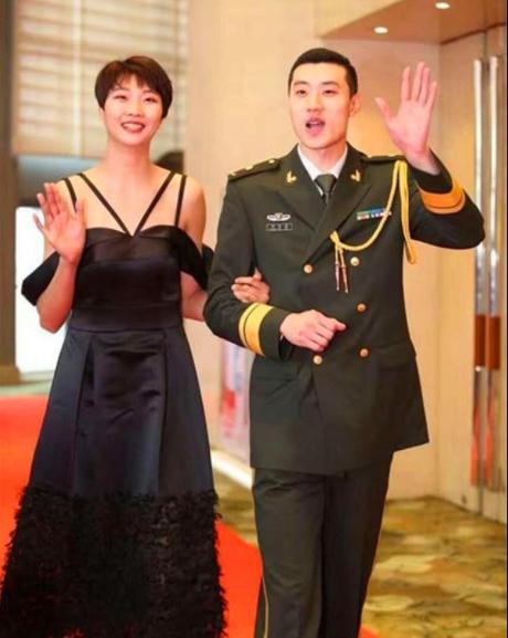 袁心玥遇2米05兵哥哥瞬间小鸟依人 愿找1米9男友