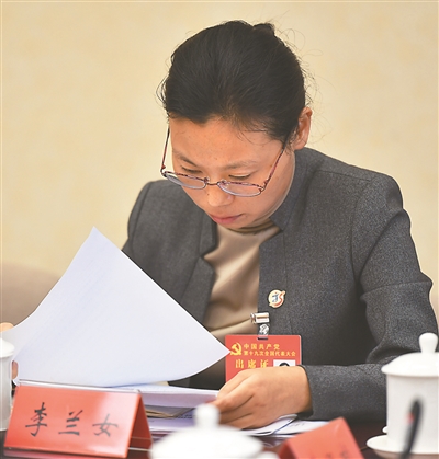 认真履职 一丝不苟