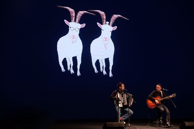 这是一首被李志、赵雷、宋冬野反复翻唱的歌,