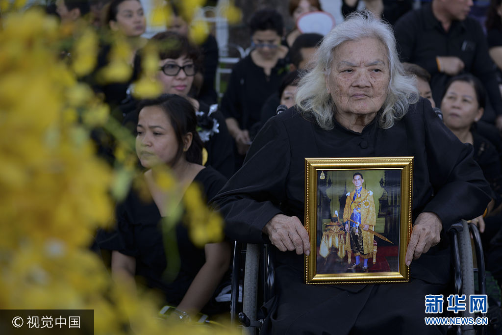 泰国举行已故国王普密蓬葬礼彩排|普密蓬|泰国|国王_新浪新闻