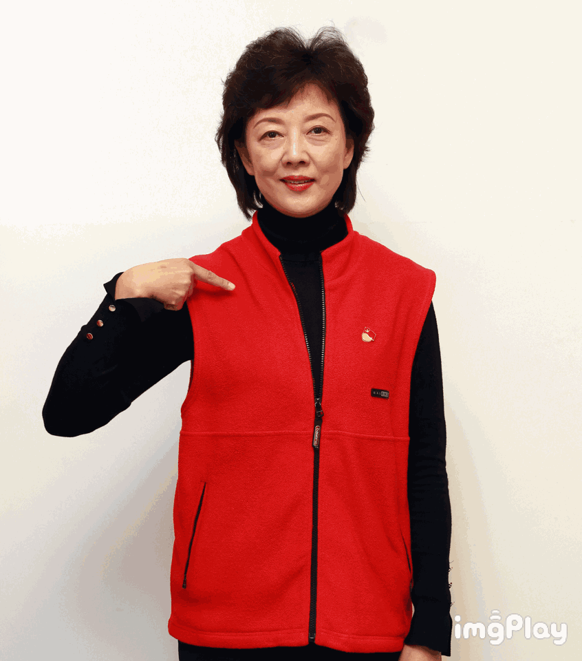 央视最沉默主播十九大走红,手语翻译3.5小时创纪录