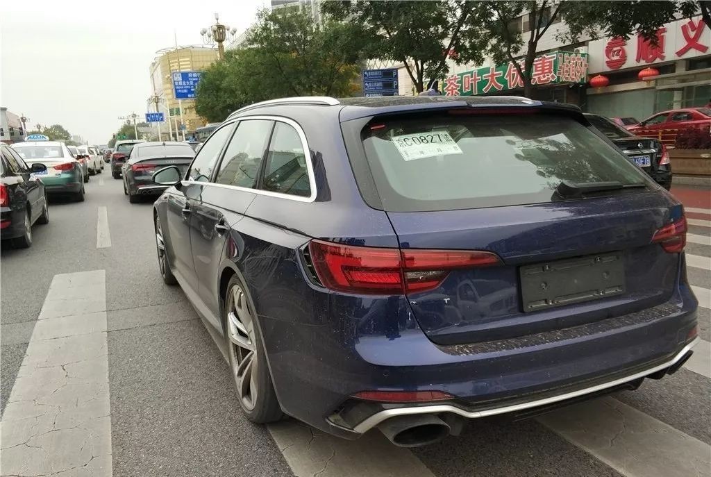 4.1秒的奥迪RS4惊现国内，奔驰C63和宝马M3表示四驱有乐趣？