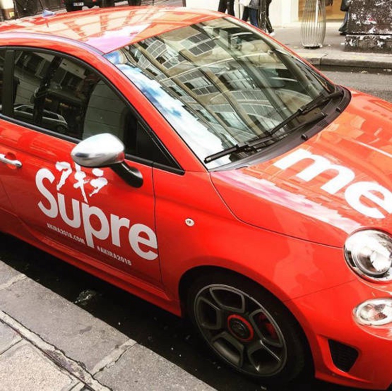 印有 supreme 字样的汽车现身巴黎