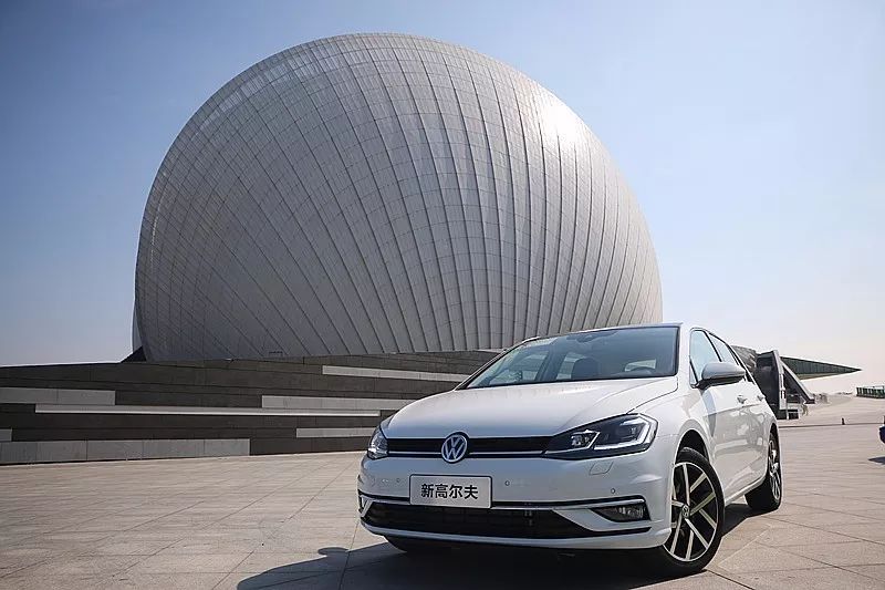 试车场 | “钢炮”再进化，试驾新高尔夫