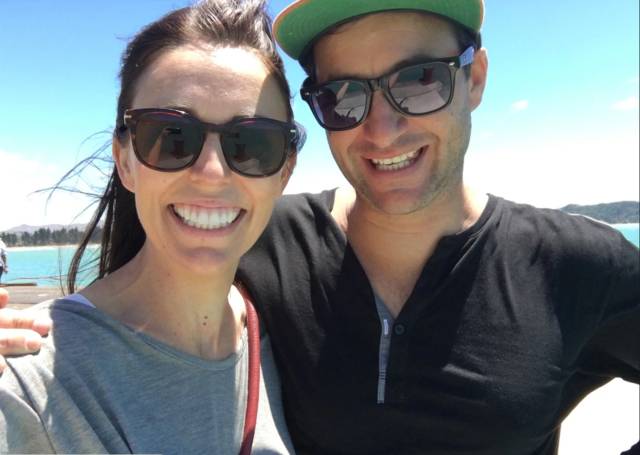 80后新西兰美女:打碟泡夜店 工作却是国家总理