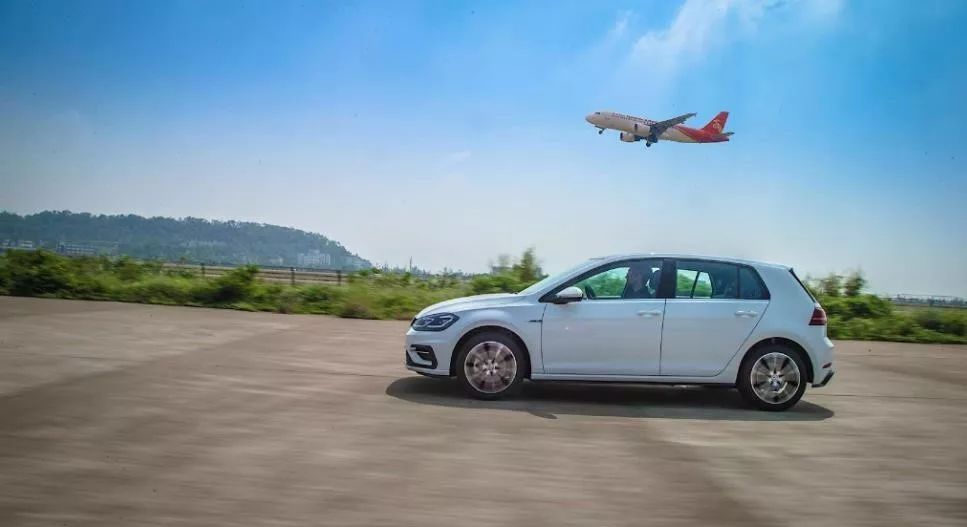 试车场 | “钢炮”再进化，试驾新高尔夫