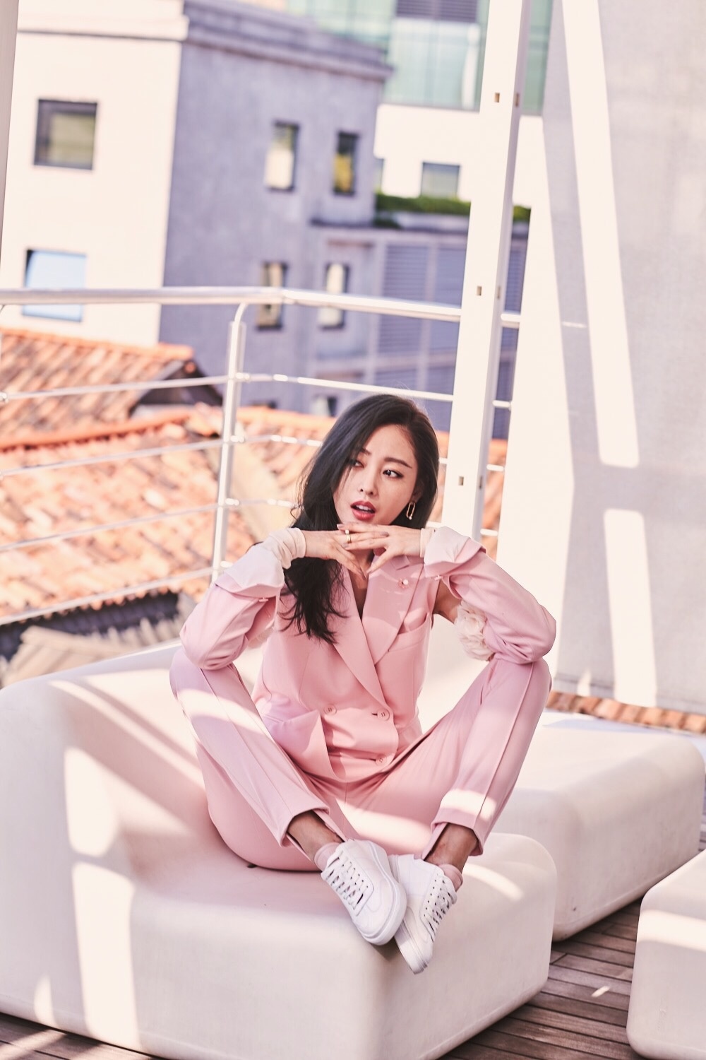 张天爱写真大片展甜美look帅气灵动魅力百变