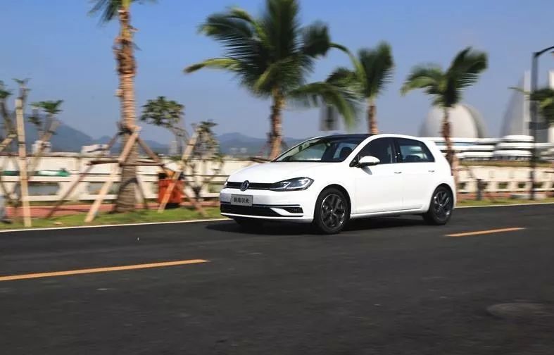 试车场 | “钢炮”再进化，试驾新高尔夫