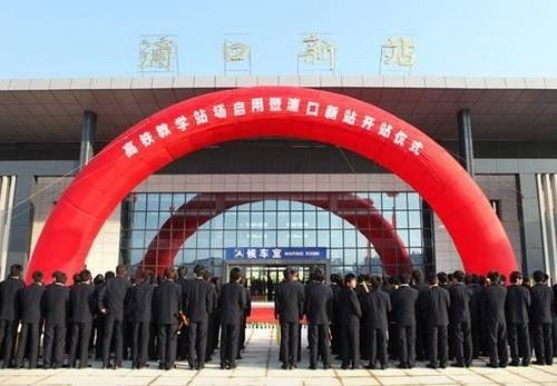 把火车开进学校,南铁院我就服你!_手机新浪网