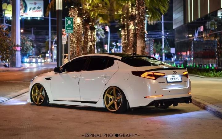 不玩汽配城一切改装从简，这辆起亚K5改成低趴相当有味道！