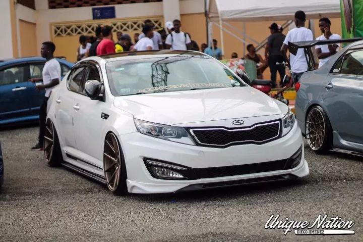 不玩汽配城一切改装从简，这辆起亚K5改成低趴相当有味道！