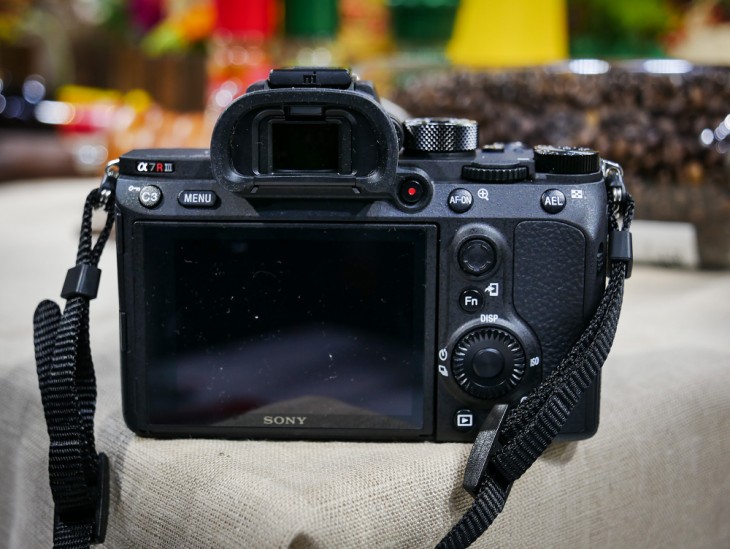 最全面的全画幅相机?索尼a7riii微单真机上手体验