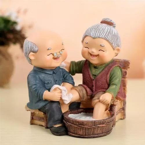 一生中最后的存折是老伴,很多人都听哭了!