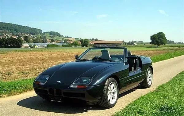 什么剪刀门、鸥翼门，全都弱爆了！这种车门打开方式，你绝对没见过