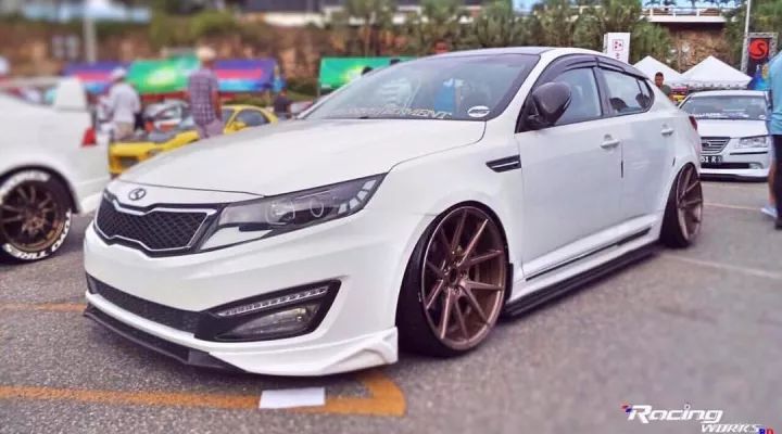 不玩汽配城一切改装从简，这辆起亚K5改成低趴相当有味道！