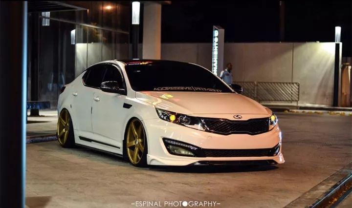 不玩汽配城一切改装从简，这辆起亚K5改成低趴相当有味道！