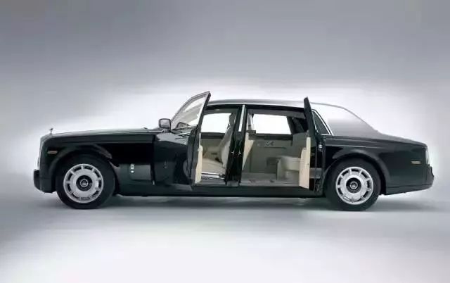 什么剪刀门、鸥翼门，全都弱爆了！这种车门打开方式，你绝对没见过