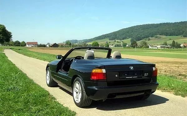 什么剪刀门、鸥翼门，全都弱爆了！这种车门打开方式，你绝对没见过