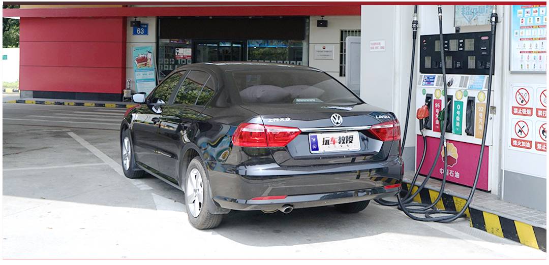 【大横评】国内有史以来最热销的神车，可能让你们失望了~