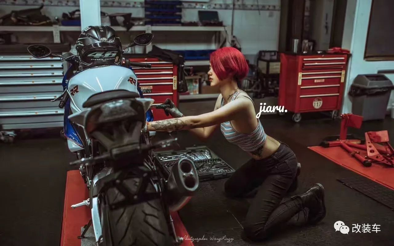 机车短发大长腿，北京妹子的这几辆公升级摩托都是梦想座驾！