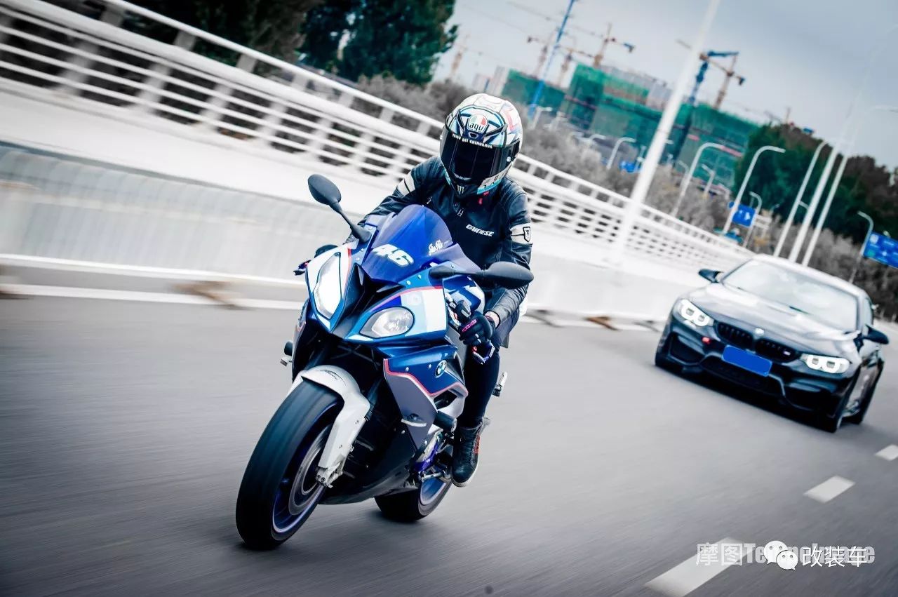 机车短发大长腿，北京妹子的这几辆公升级摩托都是梦想座驾！