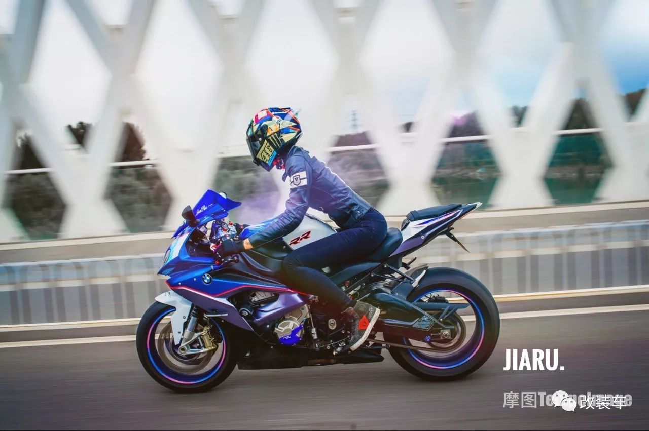 机车短发大长腿，北京妹子的这几辆公升级摩托都是梦想座驾！