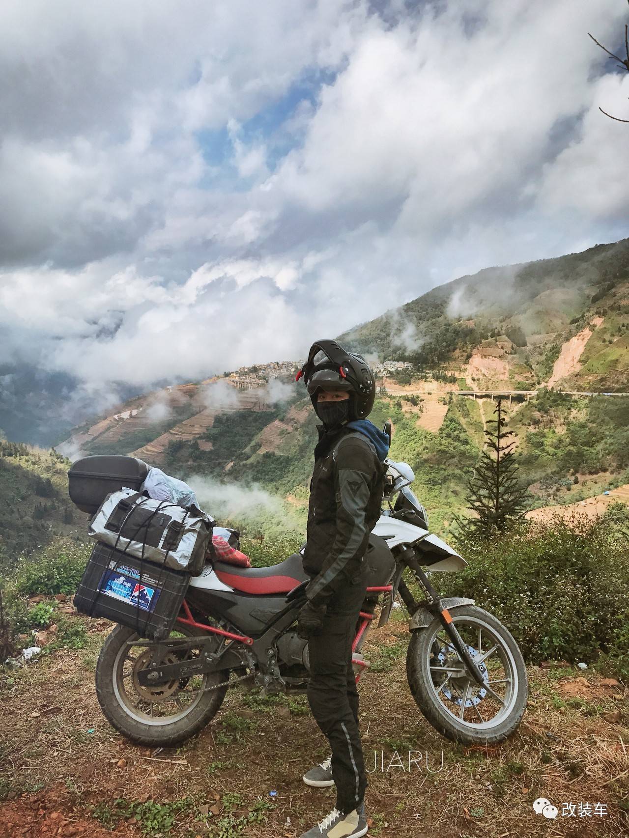 机车短发大长腿，北京妹子的这几辆公升级摩托都是梦想座驾！