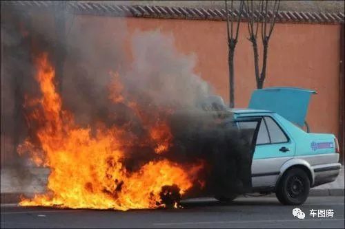 发动机舱那么脏，需要经常清洗吗？