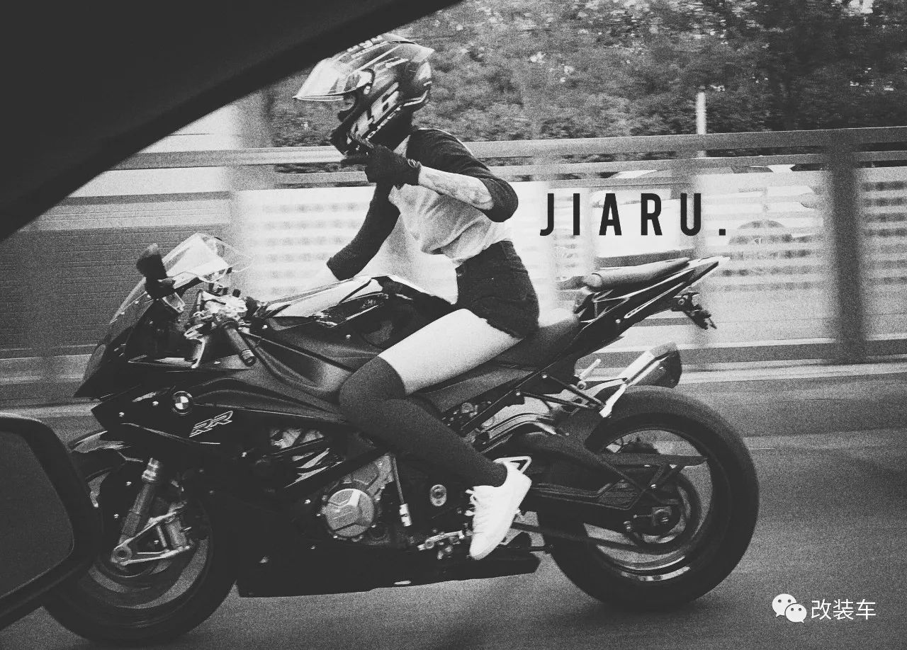 机车短发大长腿，北京妹子的这几辆公升级摩托都是梦想座驾！