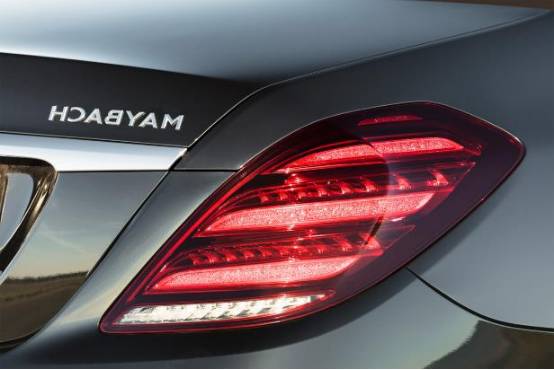 【新车】大佬座驾更新表情包了，驾驶席上的人身份你猜得准吗？