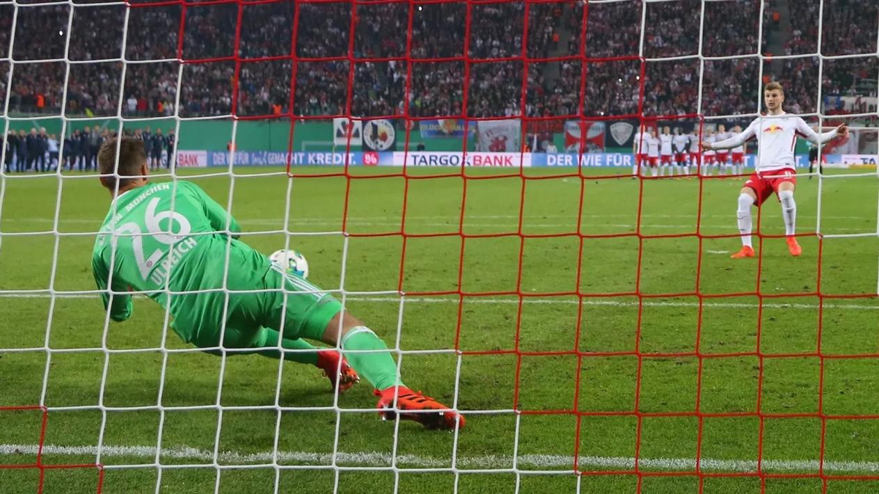 乌尔赖希:遗憾只扑出一个点球,给守门员教练大赞