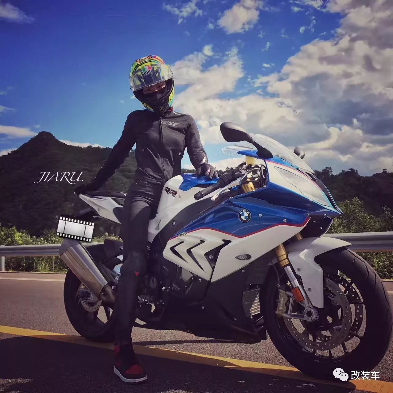 机车短发大长腿，北京妹子的这几辆公升级摩托都是梦想座驾！