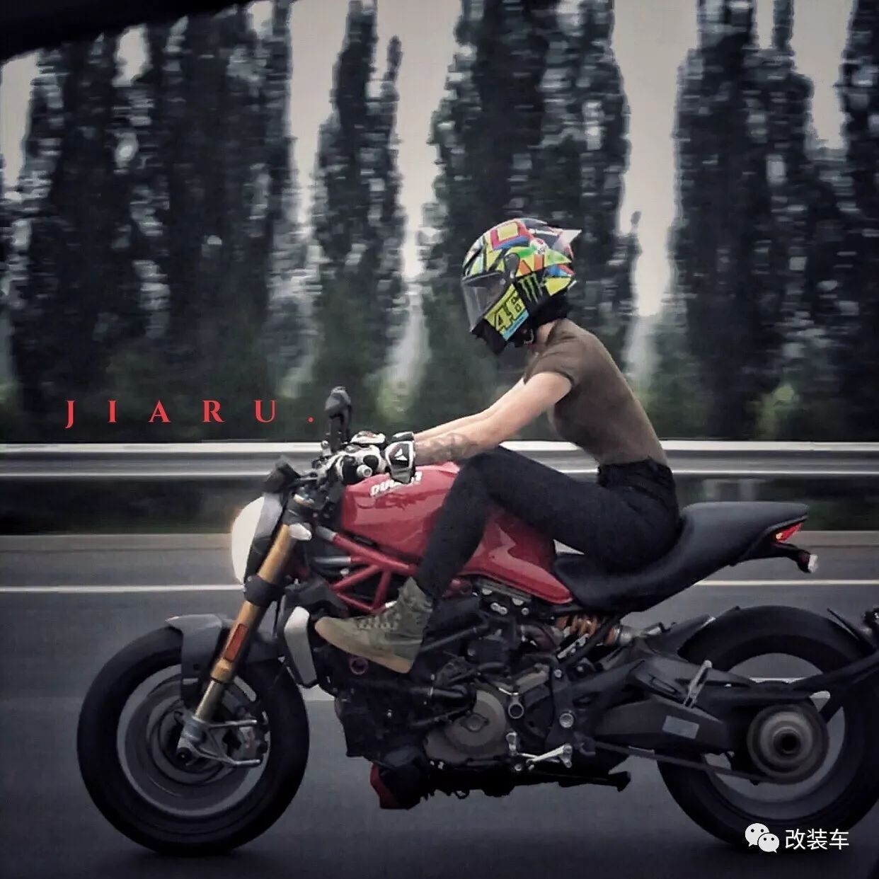 机车短发大长腿，北京妹子的这几辆公升级摩托都是梦想座驾！