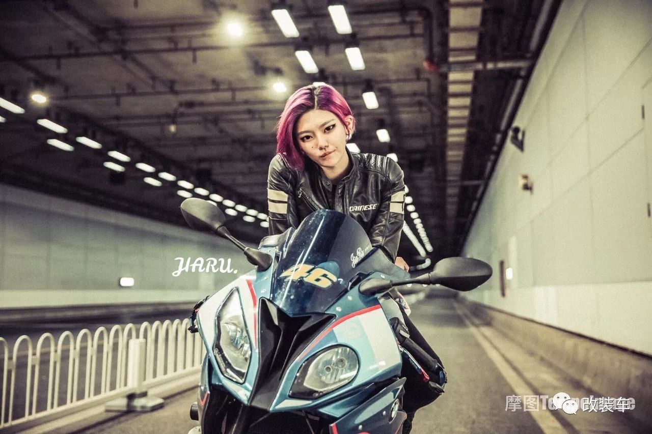 机车短发大长腿，北京妹子的这几辆公升级摩托都是梦想座驾！