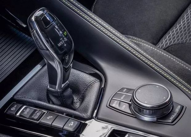 全新SUV宝马X2长这样！2.0T卖30万你考虑吗？