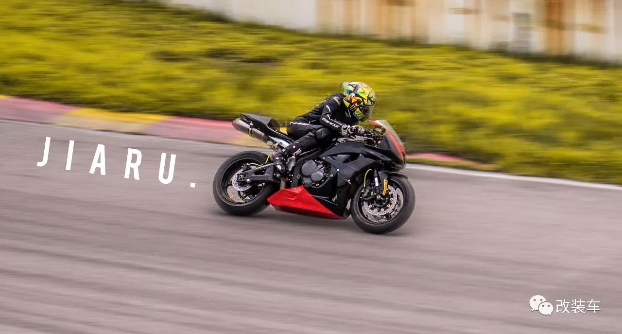 机车短发大长腿，北京妹子的这几辆公升级摩托都是梦想座驾！