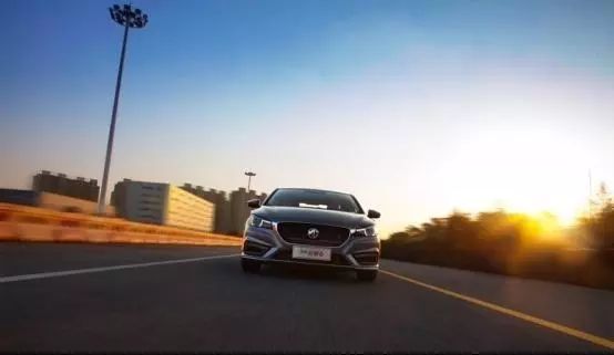 试驾全新名爵 6.6秒破百，让心跳加速！