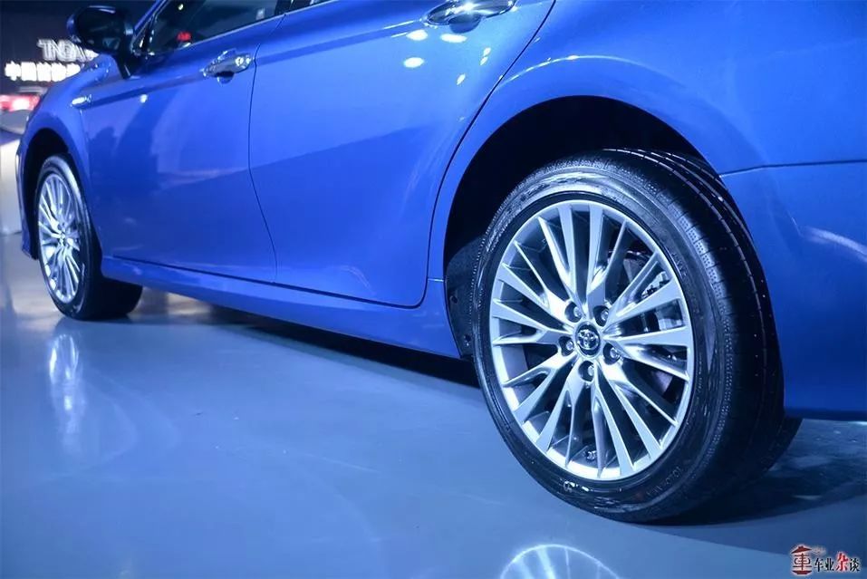 TNGA理念下的换代，第八代凯美瑞厉害在哪里？｜车业杂谈