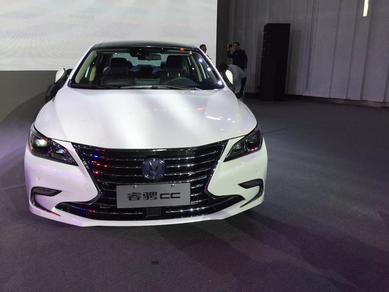 打造B级车新标杆，睿骋CC更智能更温暖