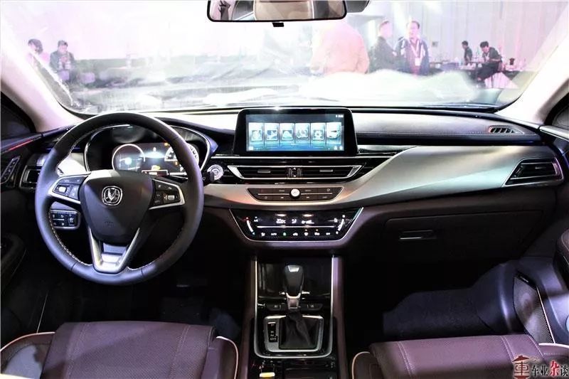 好车如友，一面之缘不够；认识睿骋CC，你得深入一点｜车业杂谈