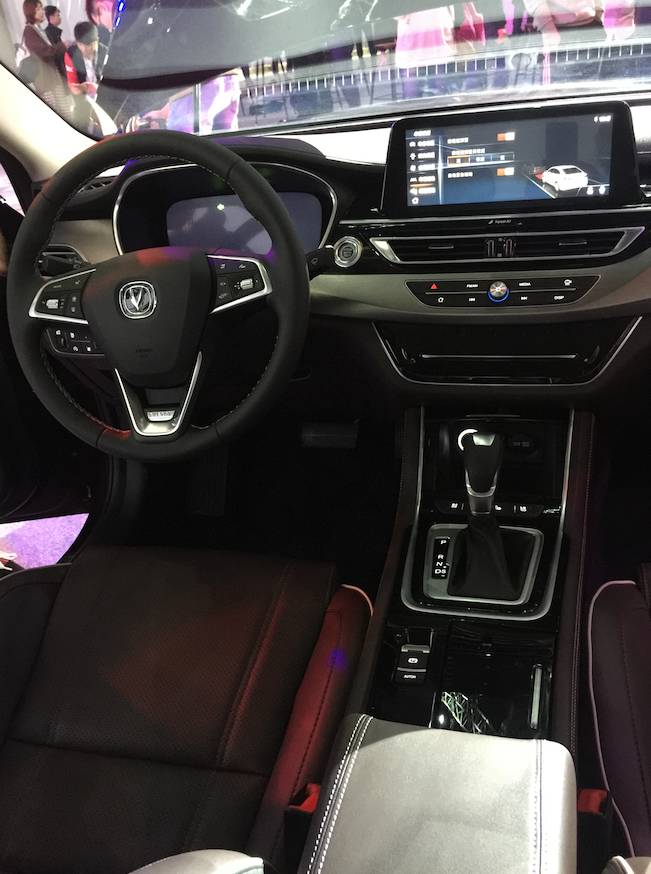 打造B级车新标杆，睿骋CC更智能更温暖