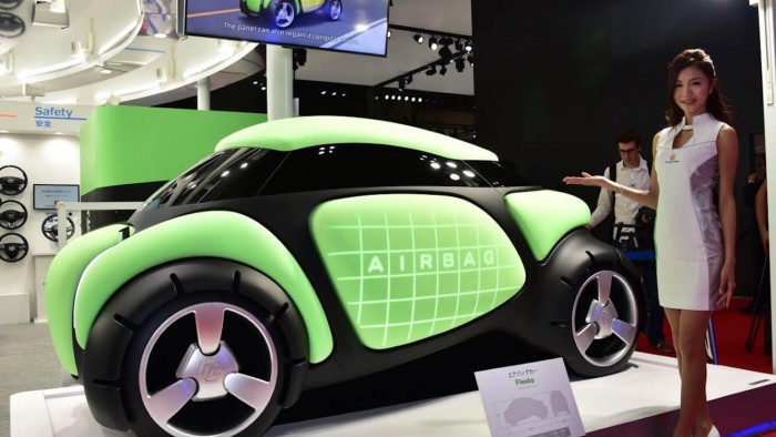 [图]丰田合成展示概念车flesby ii:安全气囊外置的电动无人驾驶汽车