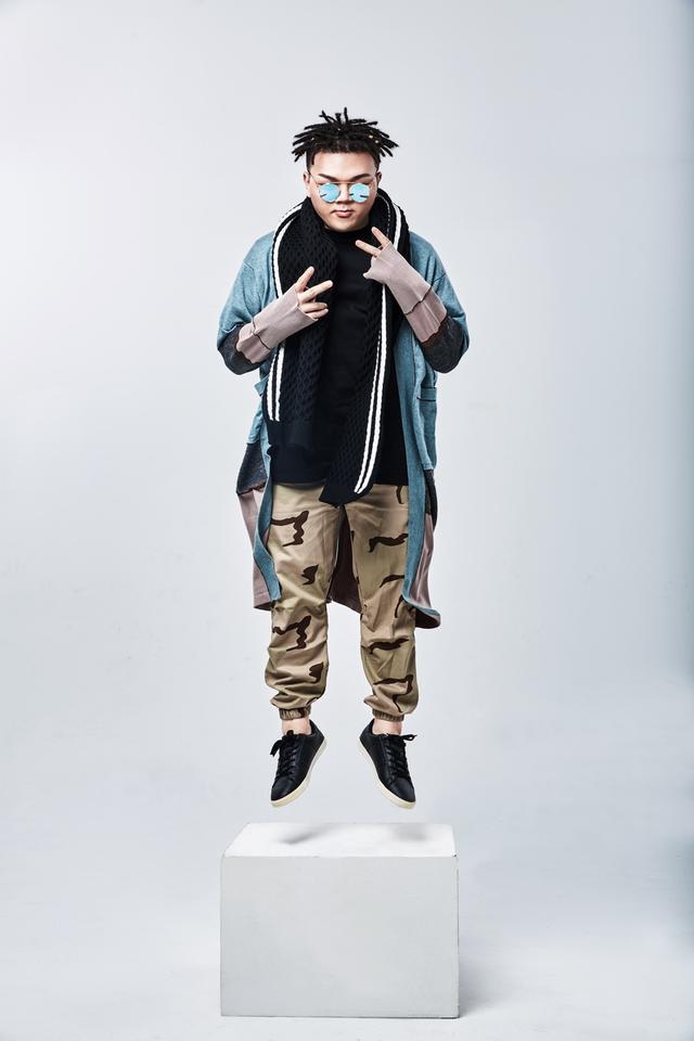 艾福杰尼最新写真曝光 个性嘻哈少年释放无限活力